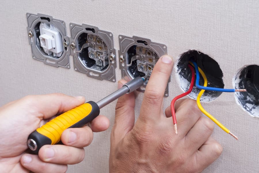 Instalaciones de electricidad y fontanería a tu medida
