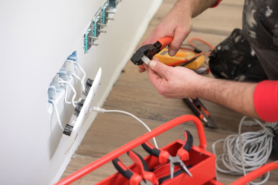 Reformas e instalaciones de fontanería y electricidad en Ferrol